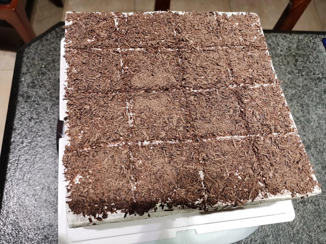 超级简单的黑森林蛋糕的巧克力碎的制作方法