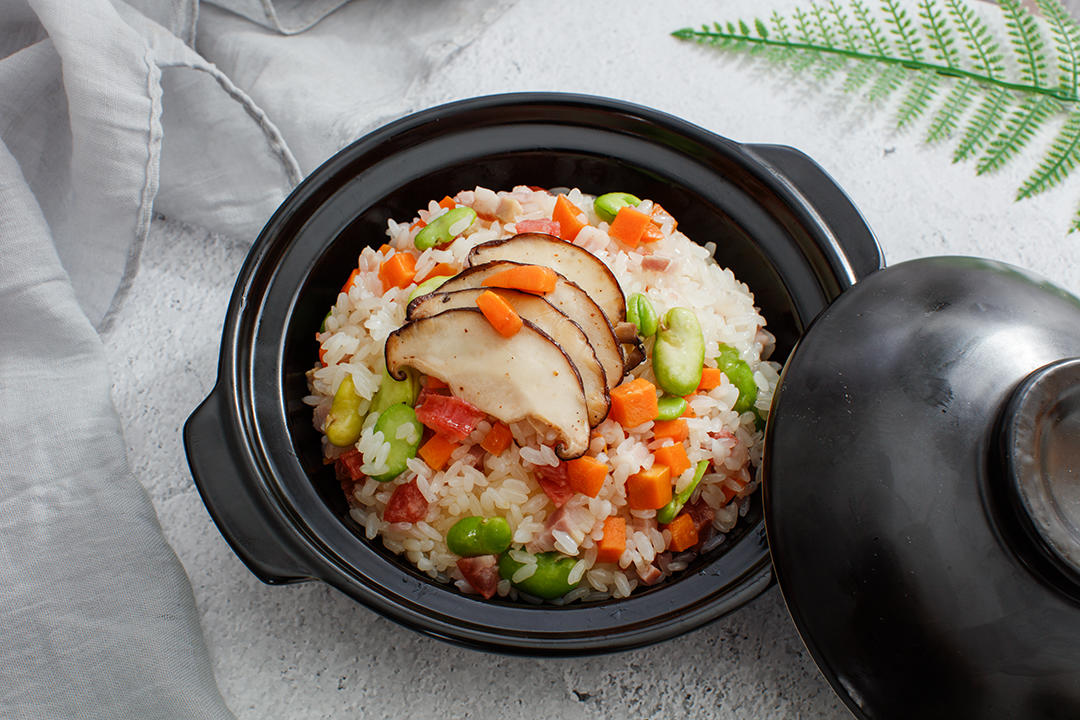 蚕豆咸肉腊肠饭【食材包操作说明】的做法