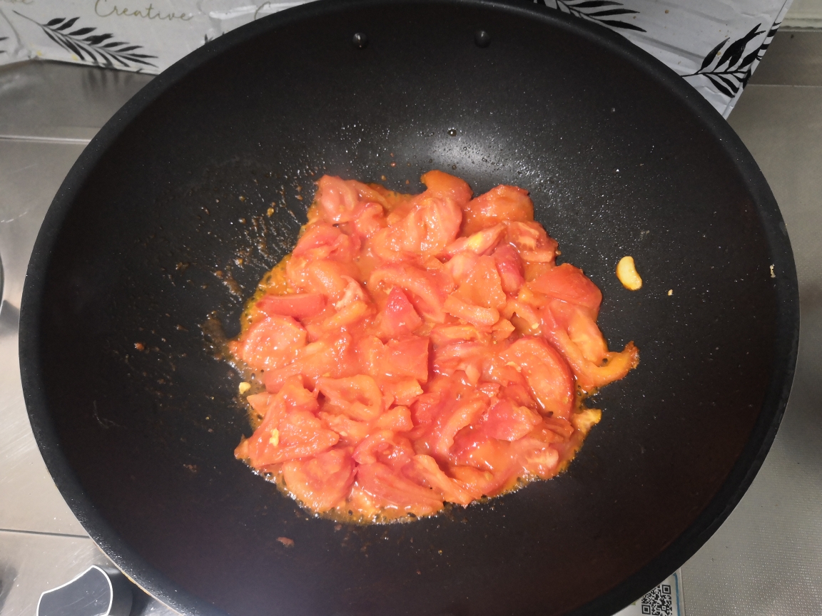 明日的盒饭—西红柿炒鸡蛋的做法 步骤5