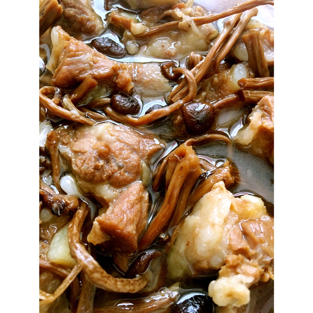 茶树菇排骨汤