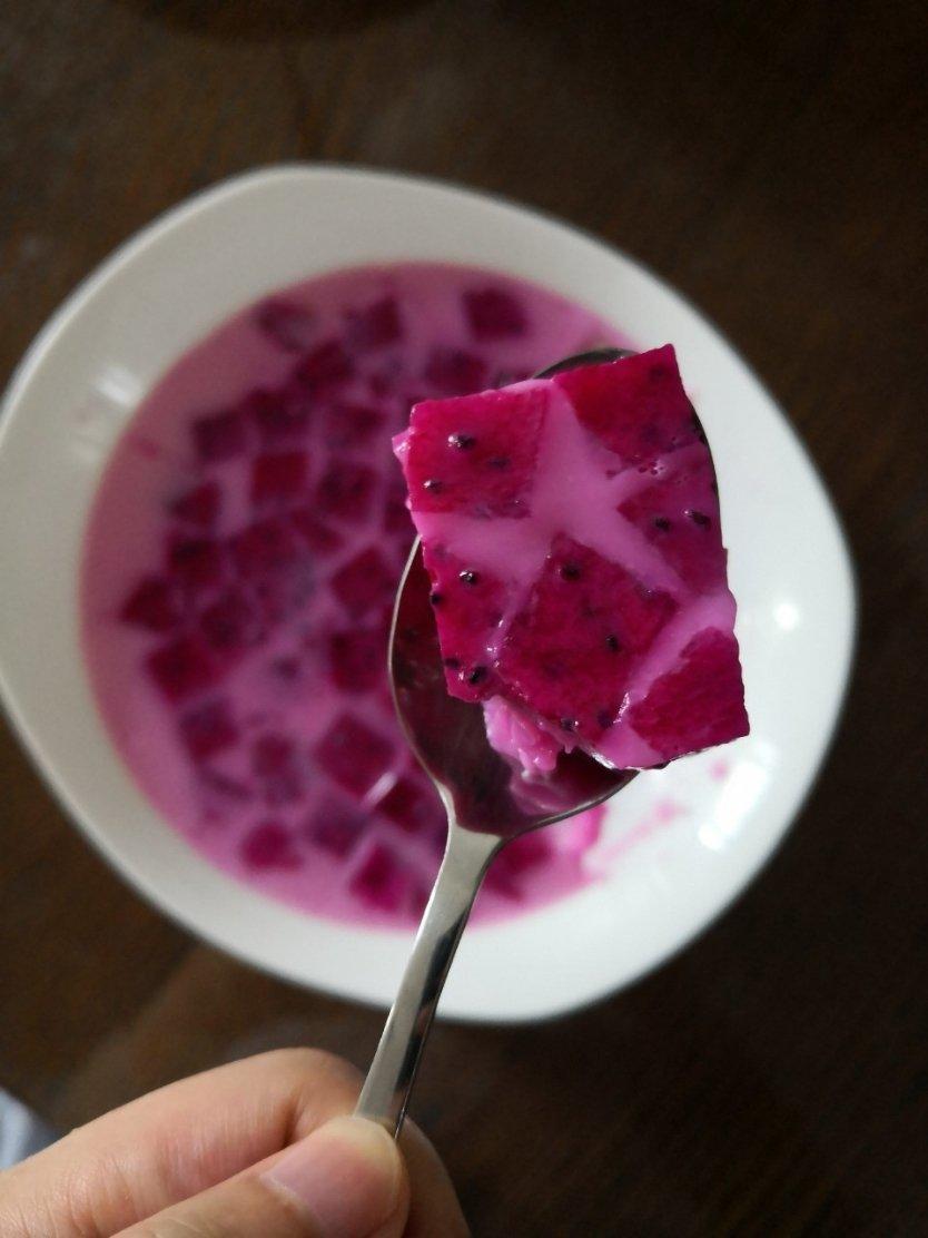 草莓芒果椰奶冻