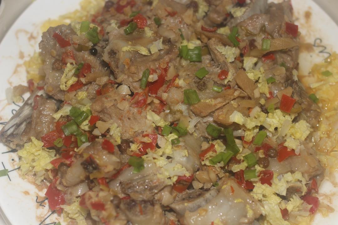 剁椒蒜蓉蒸排骨