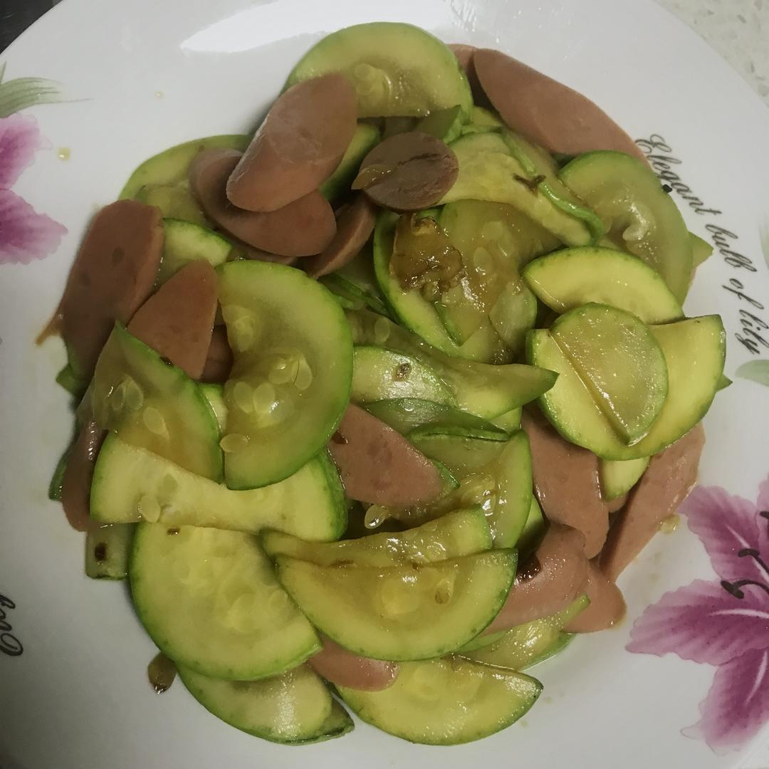 西葫芦炒火腿肠