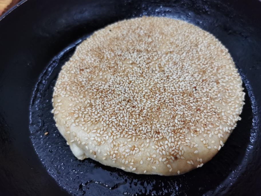 老霍独家发面芝麻大饼的做法