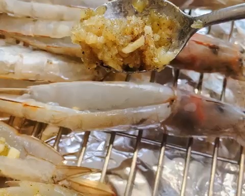 香蒜黄油烤虾🦐🦐🦐让你的情人节大餐不简单💑的做法 步骤5