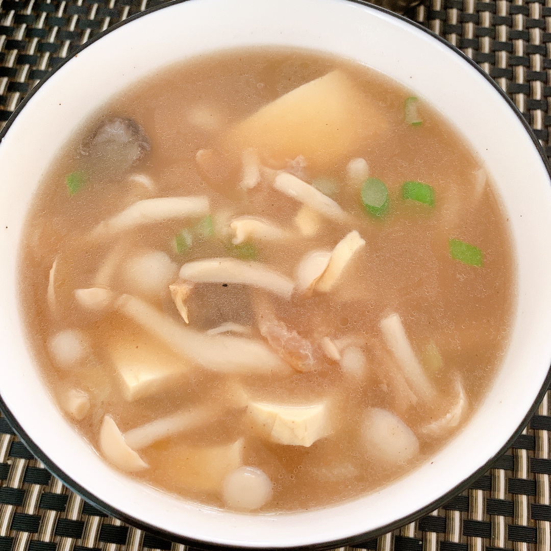 蟹味菇豆腐汤图片