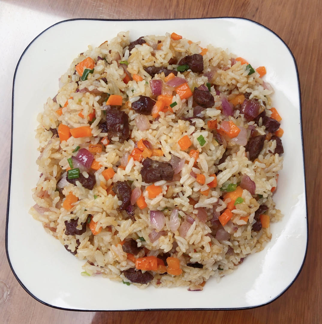 绵绵g做的牛肉洋葱炒饭