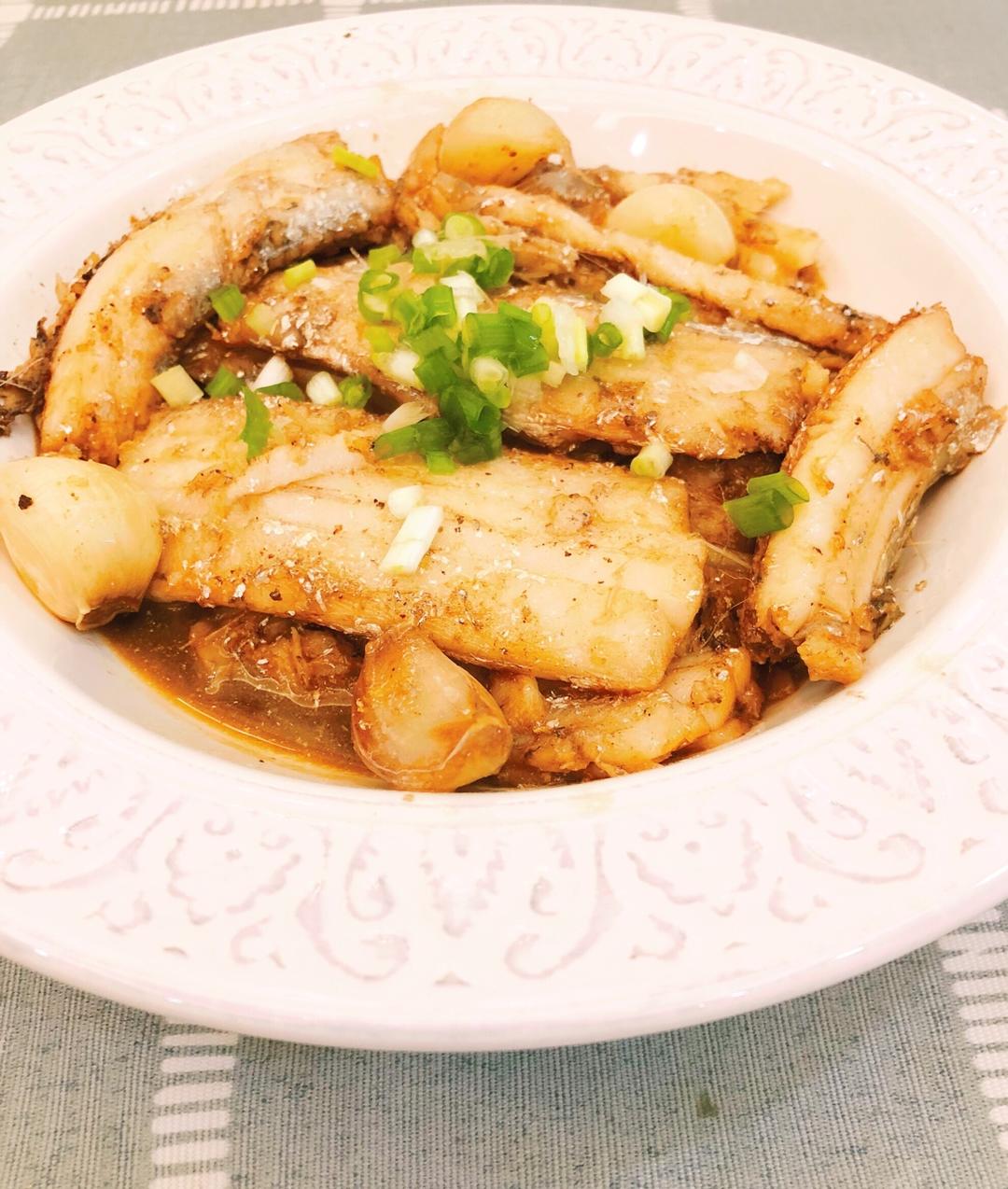 家常红烧带鱼