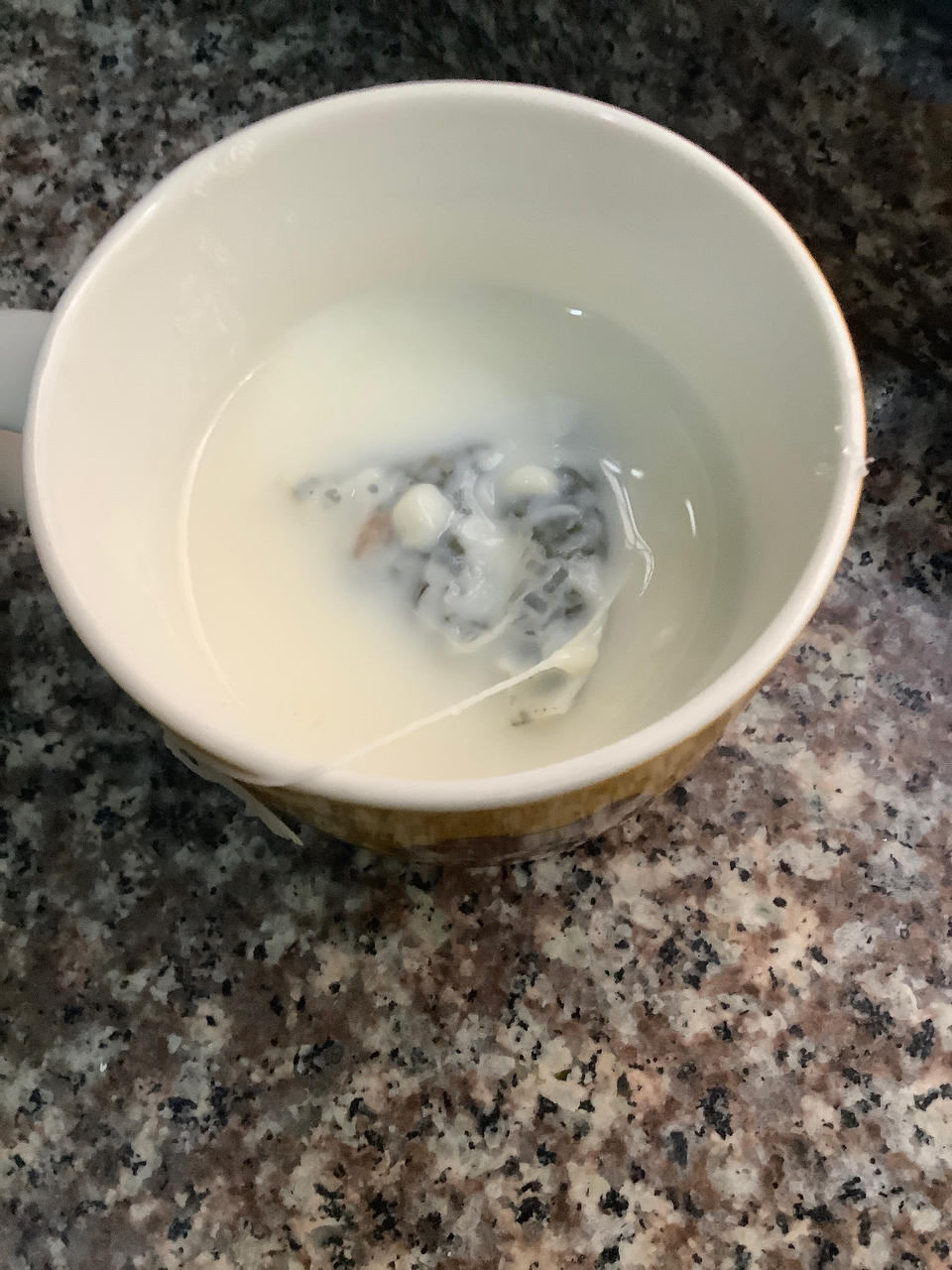 比奶茶还好喝的茉莉花茶冻鲜奶｜茶冻撞奶