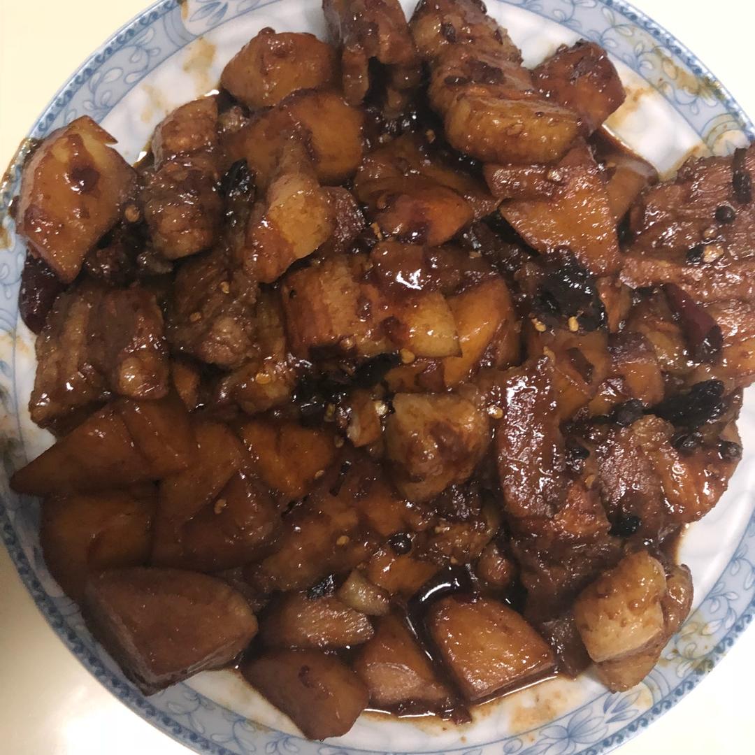土豆红烧肉