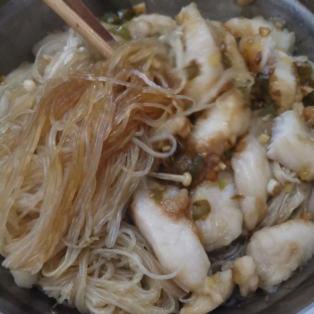 好吃到尖叫的蒜蓉粉丝巴沙鱼