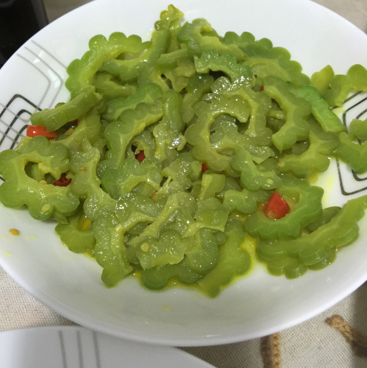 五味俱全，谁吃谁知道丨糖醋苦瓜 · 圆满素食