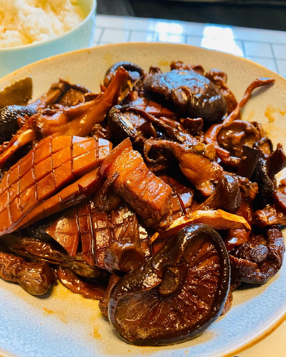 墨鱼干烧肉