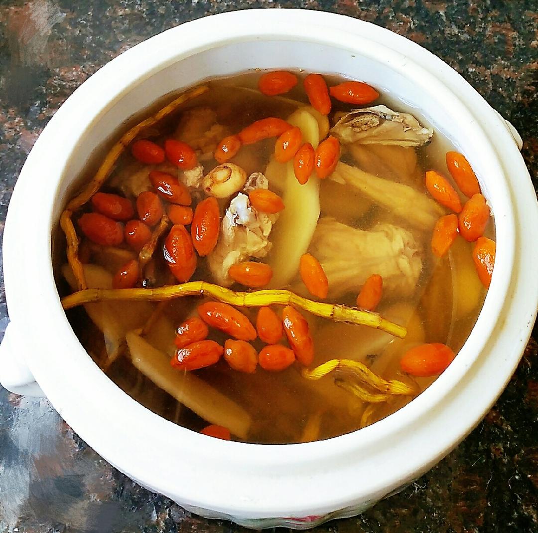 西洋参石斛鹧鸪汤