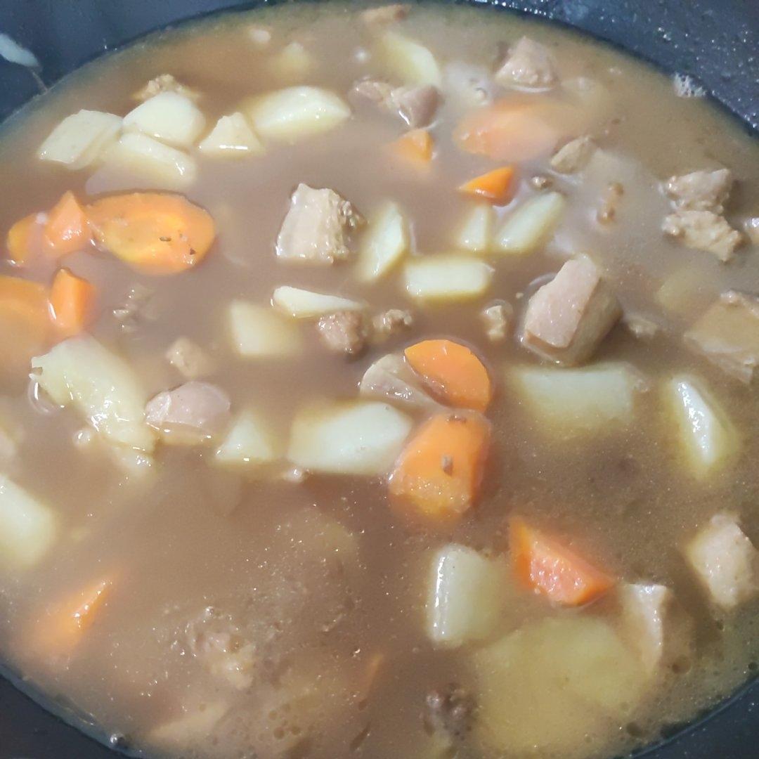 红烧肉炖土豆（丝毫不腻）