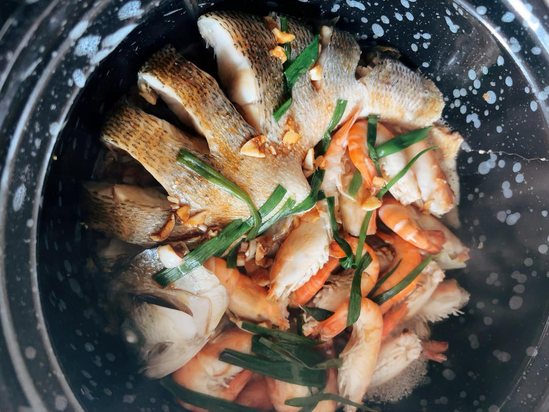 鲈鱼鲜虾煲，这样做太绝了
