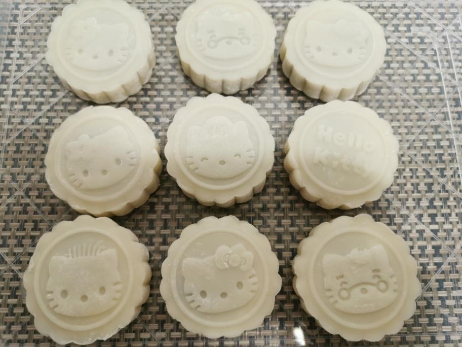 紫薯冰皮月饼