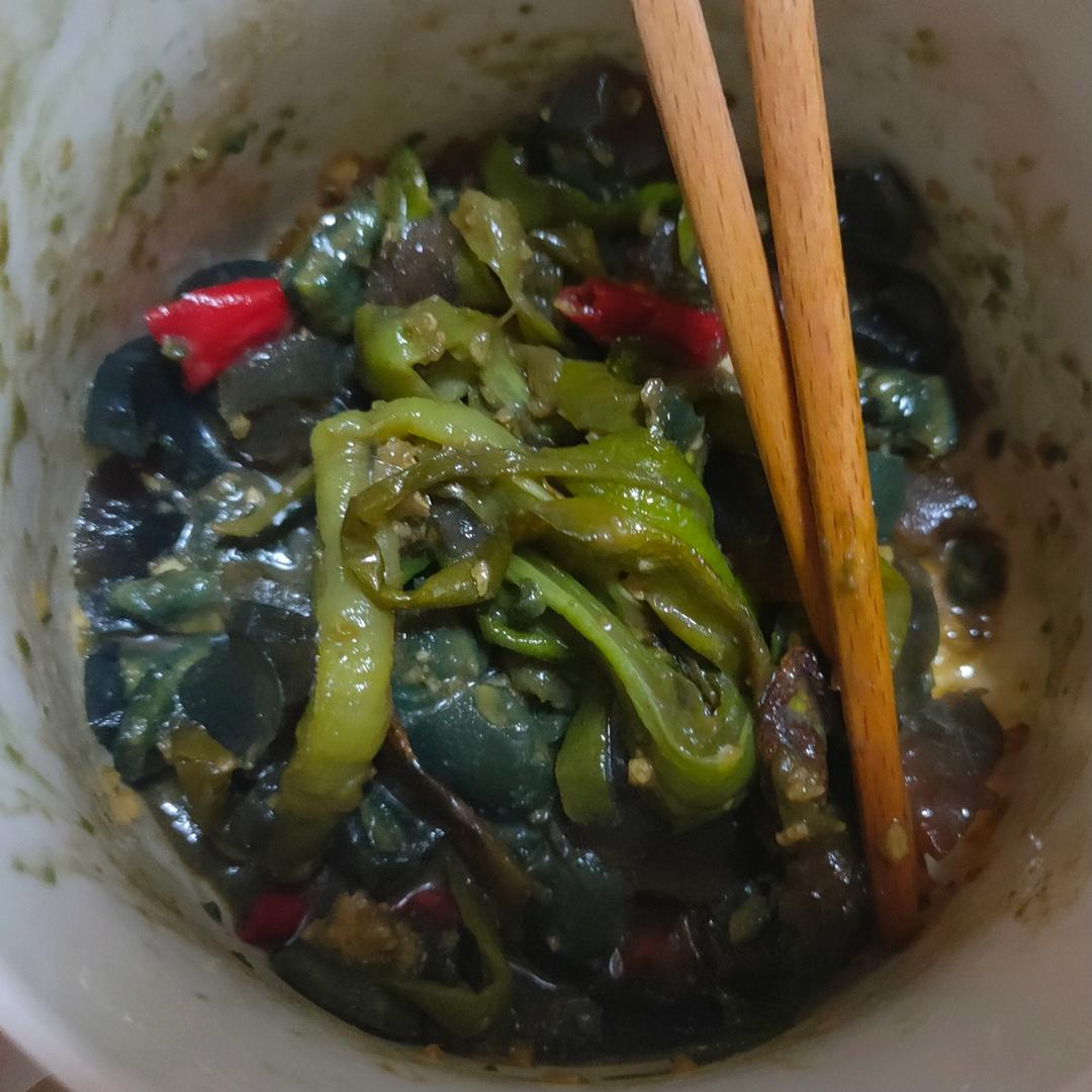 最简单下饭神器🫑擂椒皮蛋