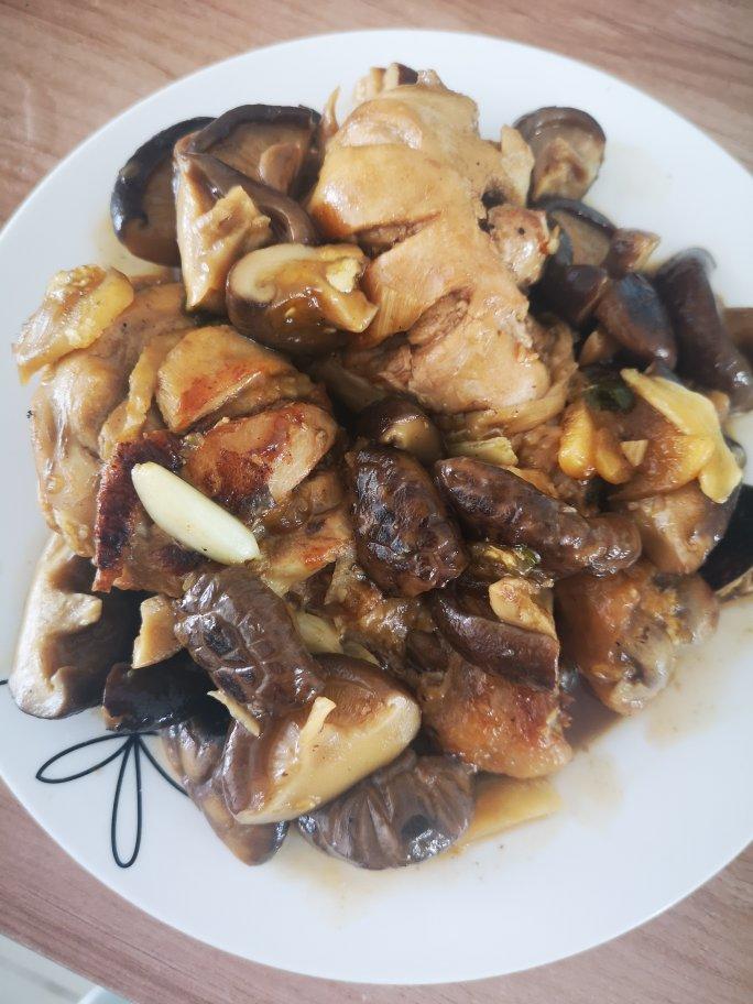 香菇鸡腿