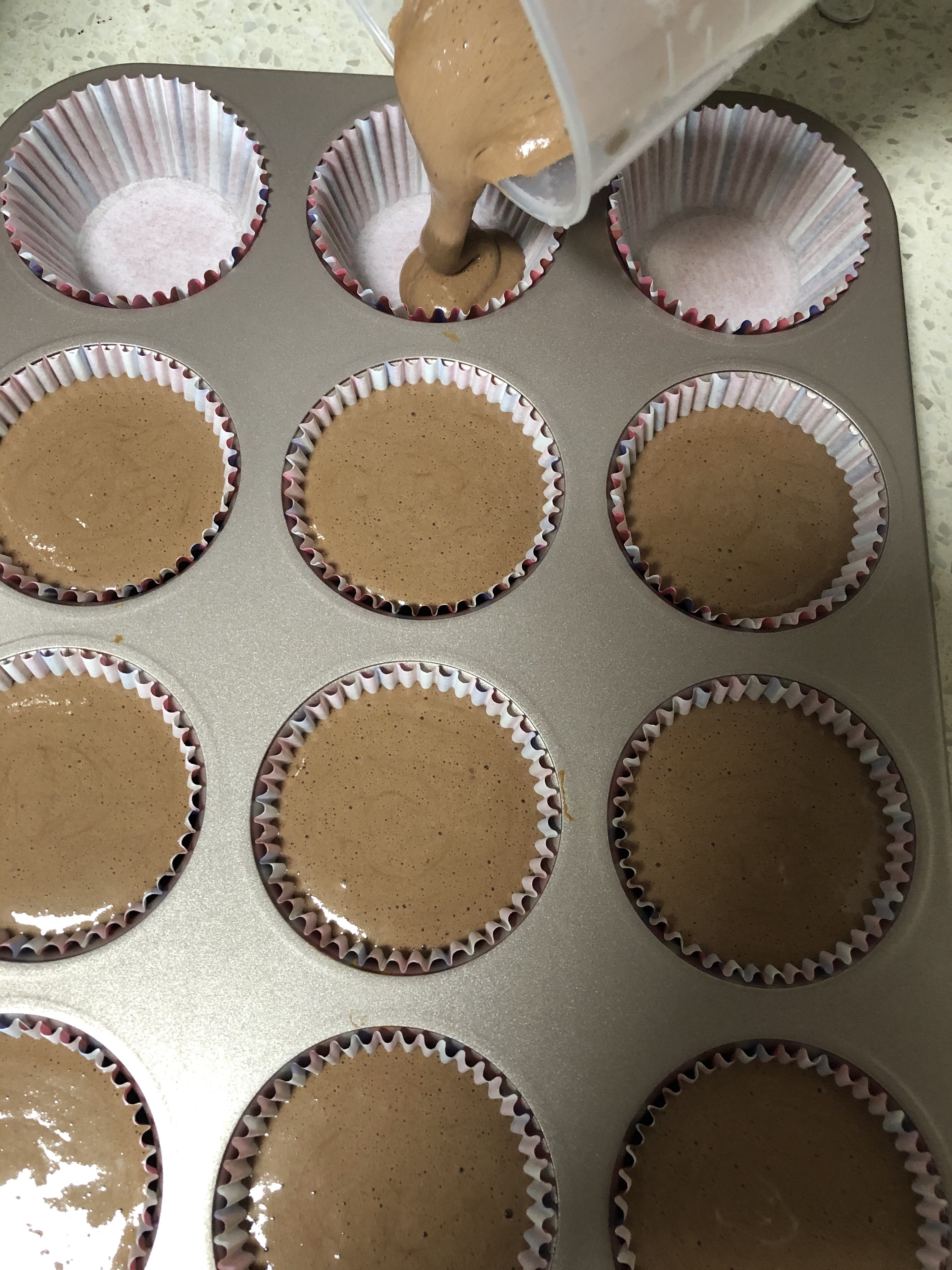 巧克力炼乳纸杯蛋糕的做法 步骤13
