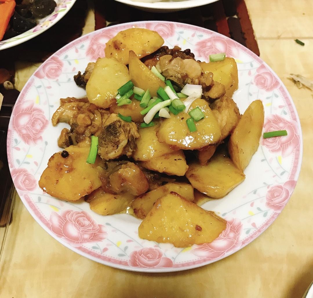 土豆焖鸡腿