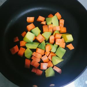【健康餐】南瓜胡萝卜鹰嘴豆浓汤的做法 步骤2
