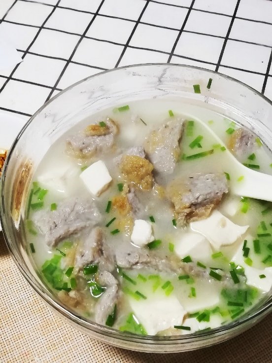 鲮鱼丸豆腐汤