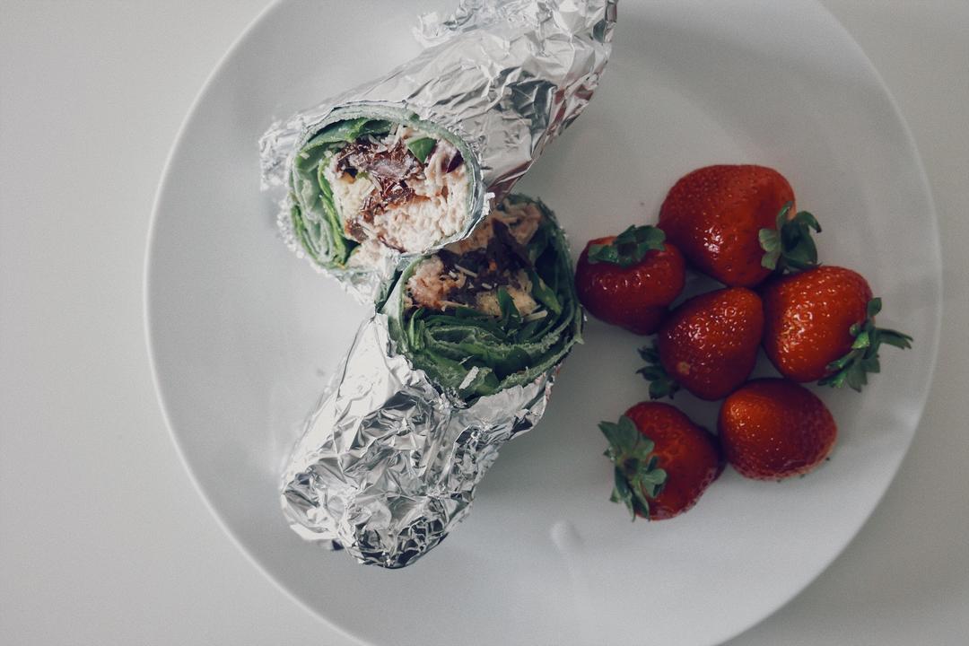 蔓越莓鸡肉沙拉卷的做法