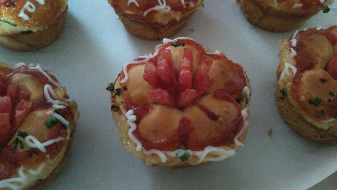 花朵肠仔小餐包