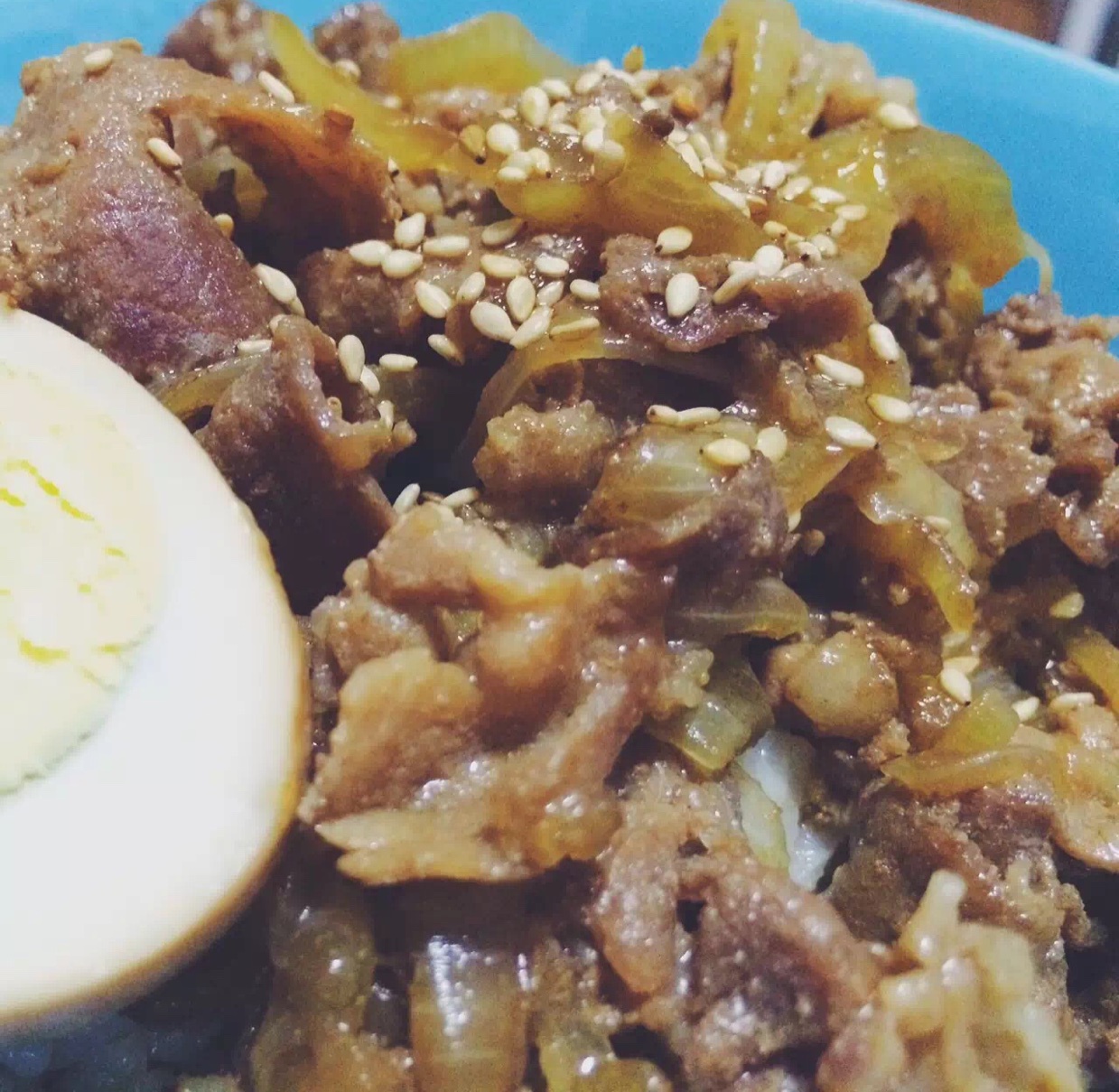 牛丼温泉卵入り（日式温泉蛋牛肉饭）