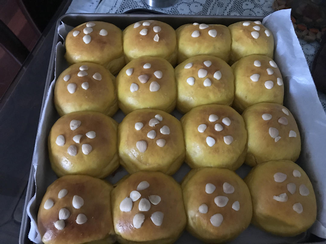 拉丝超棒的‖奶香小餐包