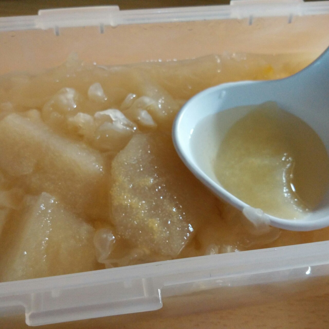 冰糖银耳雪梨汤