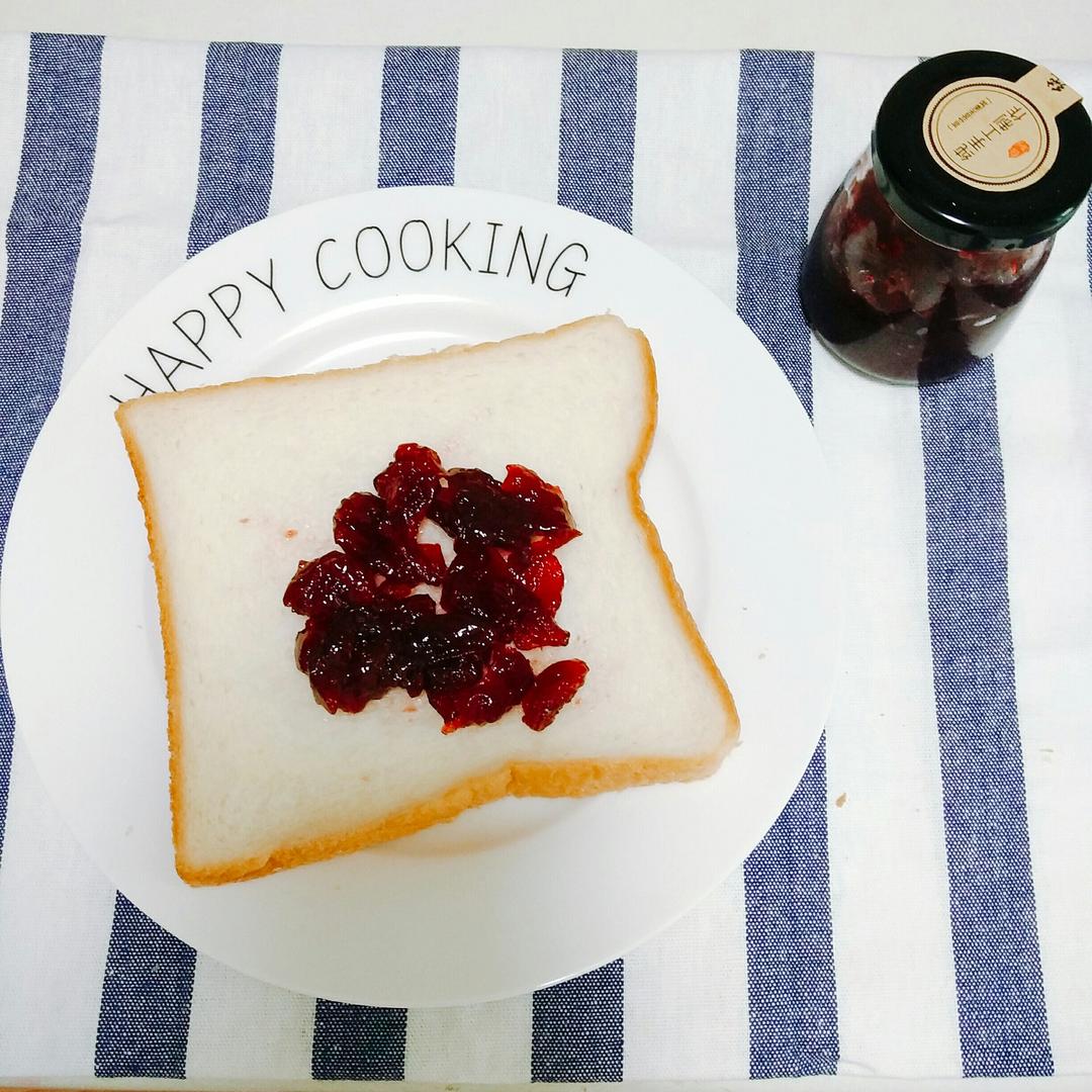 自制香甜的樱桃果酱的做法