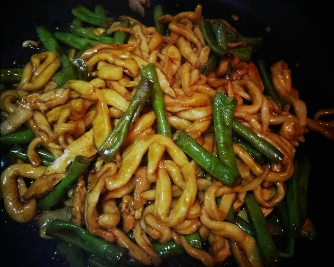 一人食豆角焖面（附自制面条）的做法