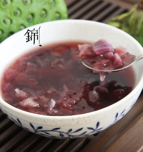 紫薯银耳红枣甜汤的做法
