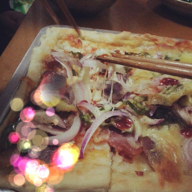 薄饼脆皮火腿pizza