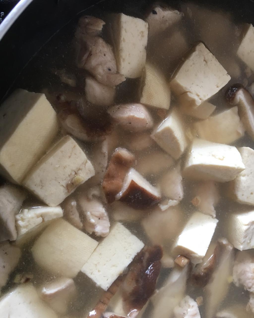 香菇鸡肉汤
