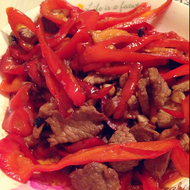 红辣椒炒肉