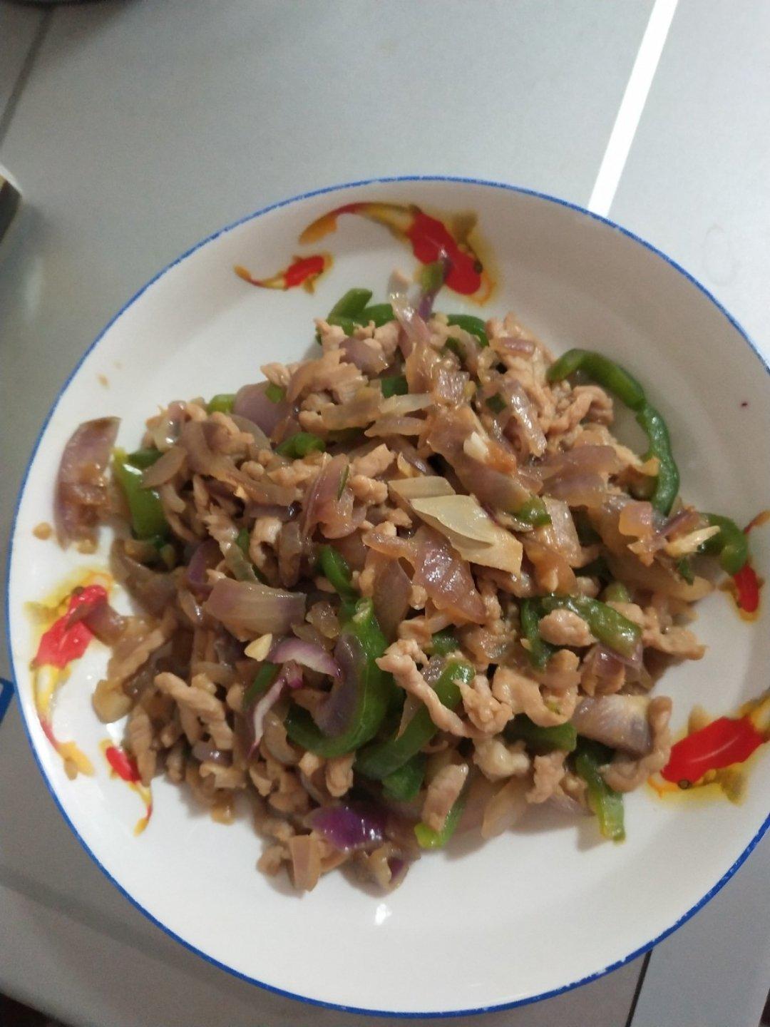 洋葱青椒炒肉