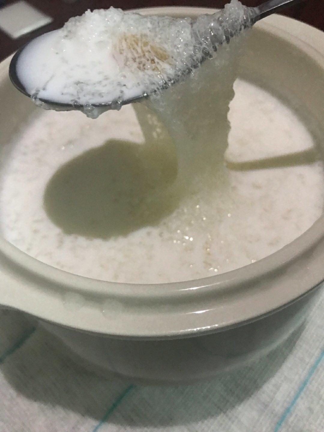 桃胶皂角米炖雪燕