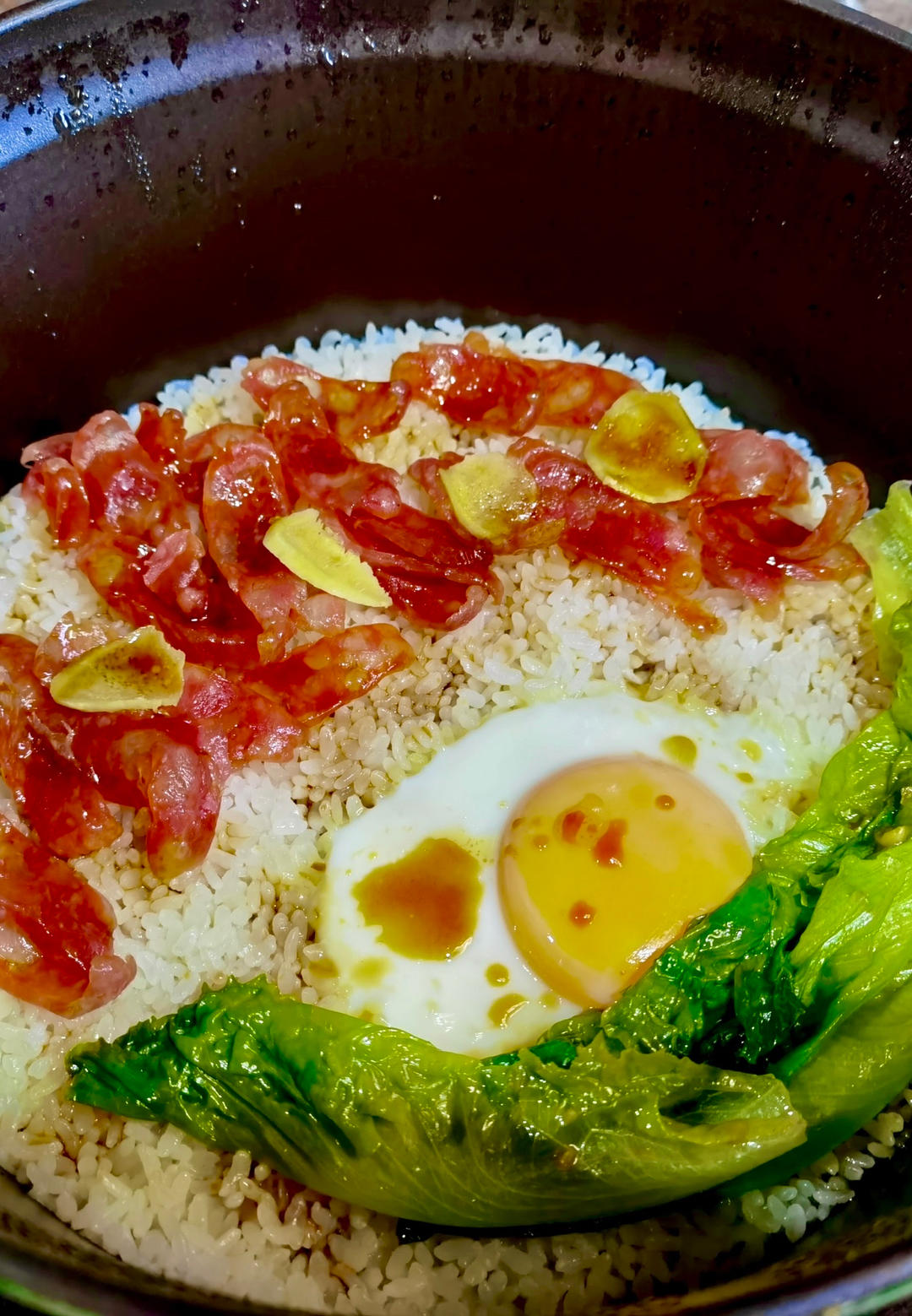 广式腊味煲仔饭