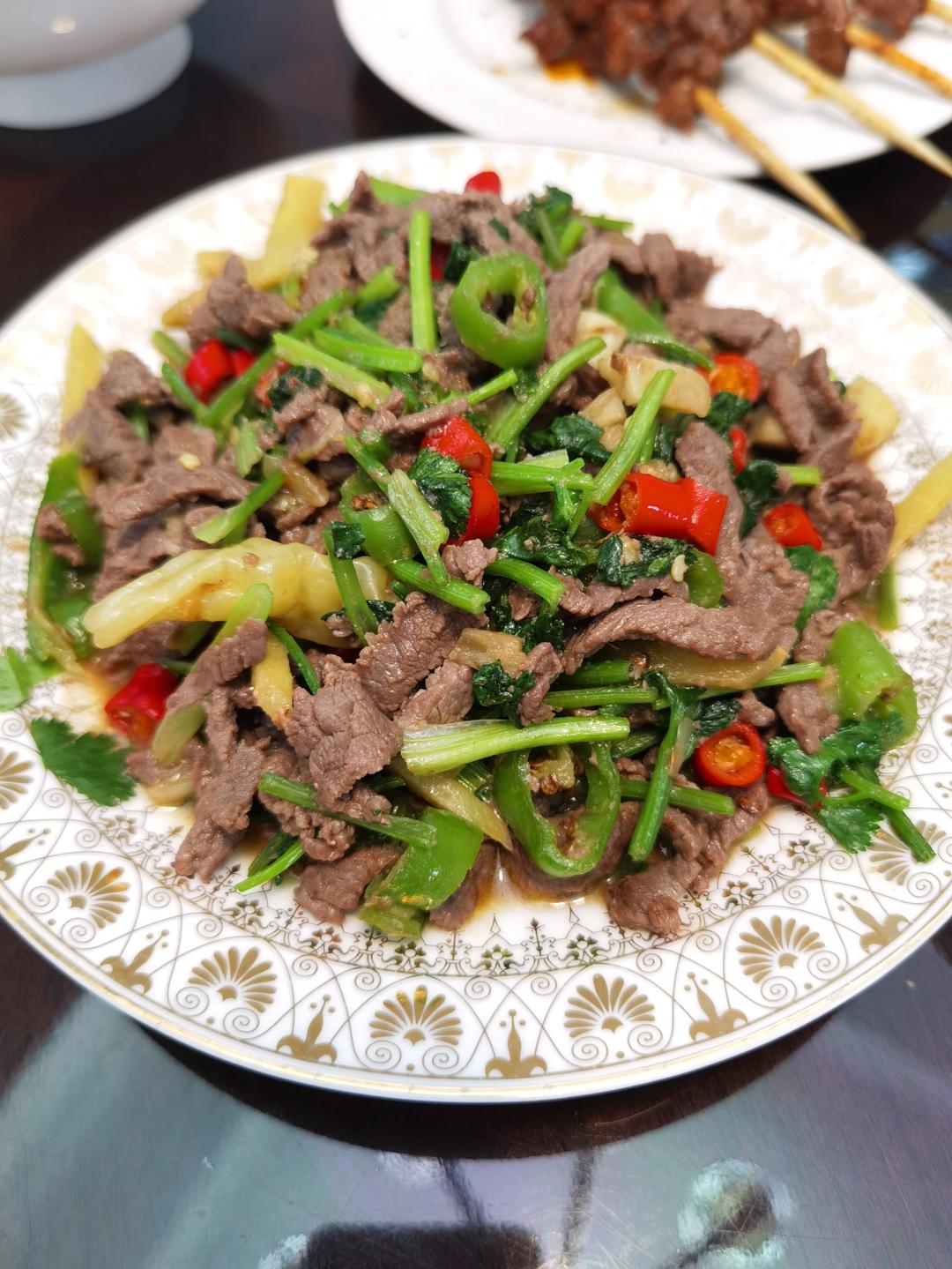 小炒黄牛肉，肉嫩味香！太好吃了简直是米饭杀手！