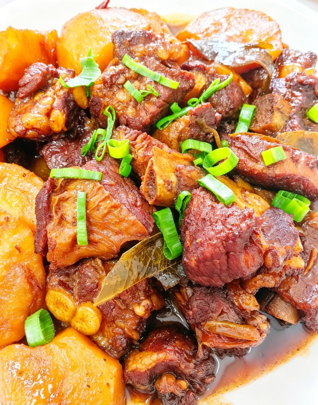 红烧排骨炖土豆！超级下饭