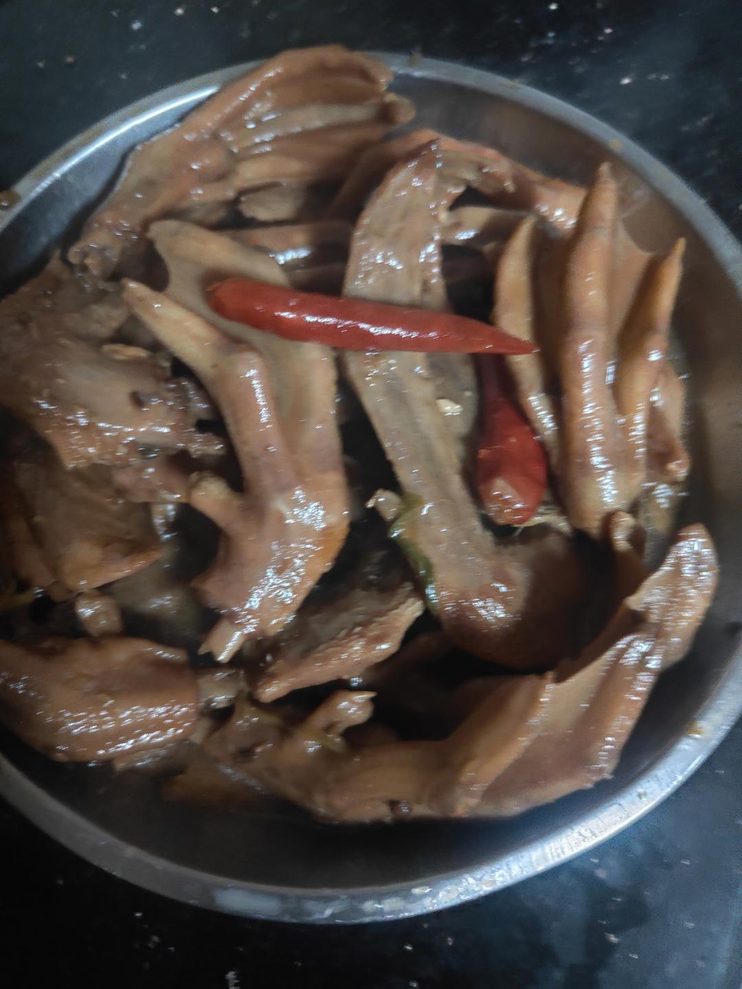 卤水鸭掌翅