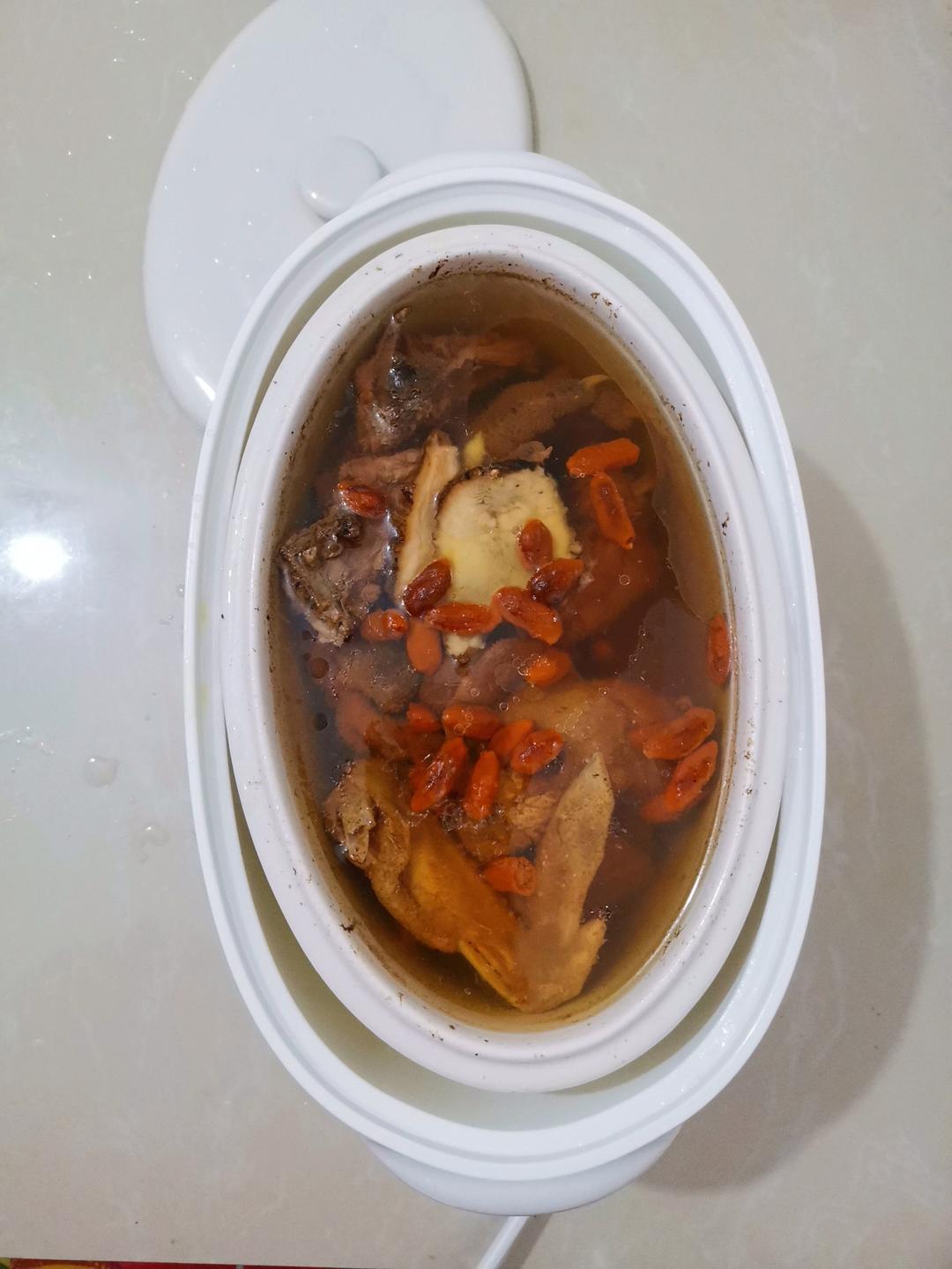 隔水炖鸡汤
