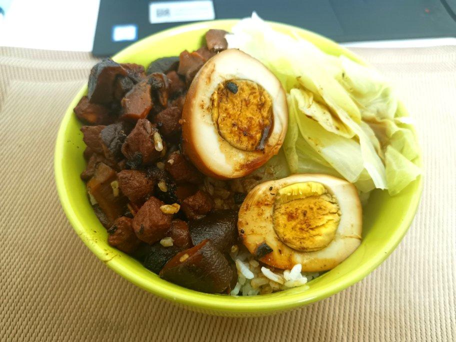 洋葱酥卤肉饭