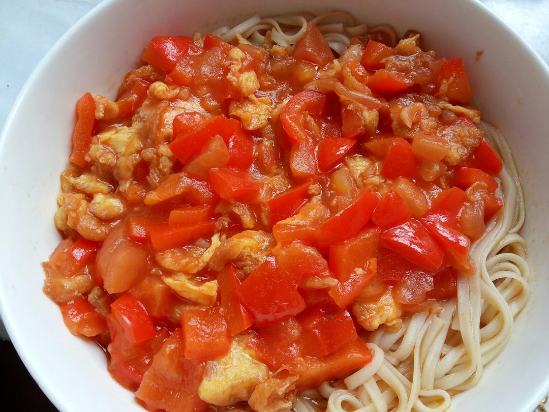 番茄鸡蛋面（鬼畜版）的做法