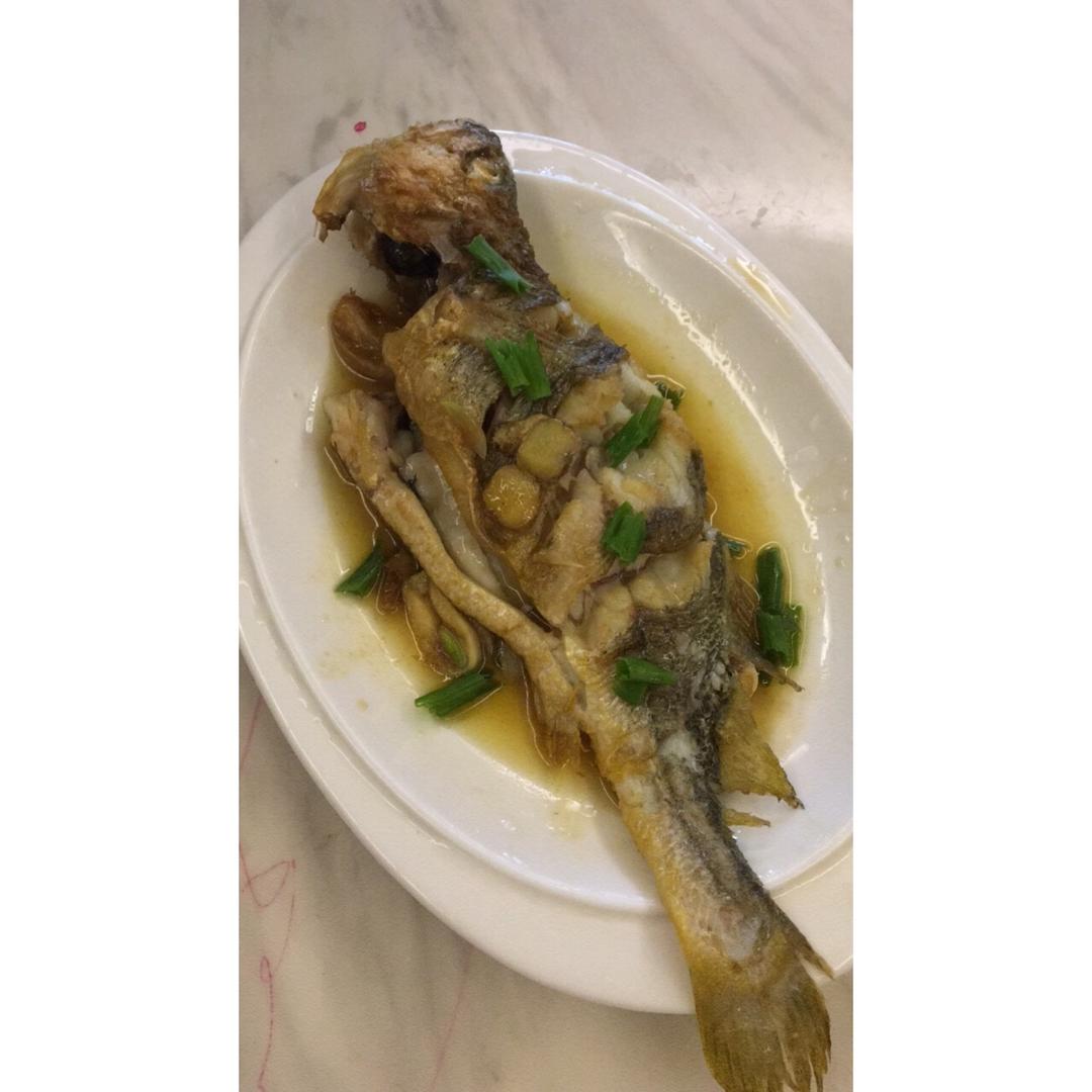 红烧黄鱼—鱼皮不破的小窍门