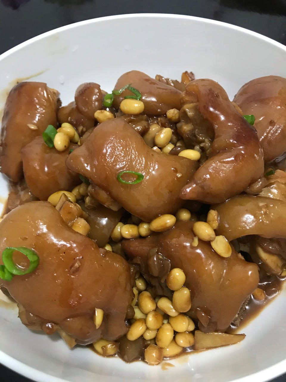 流口水的黄豆炖猪蹄
