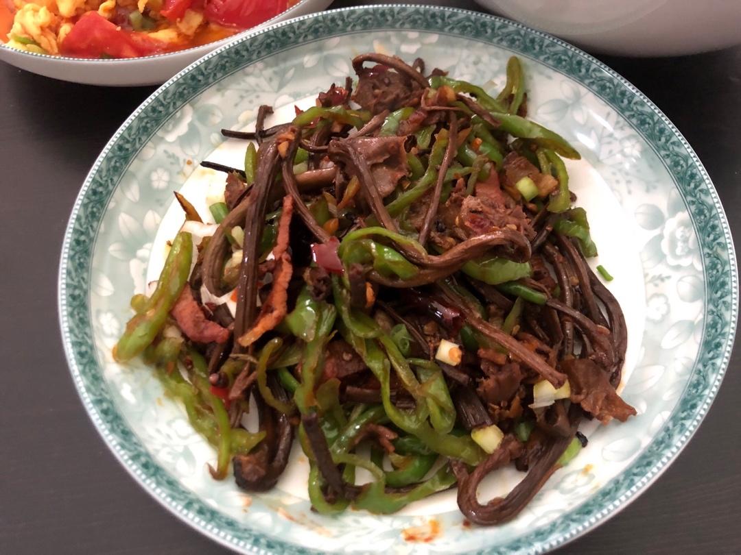 「月澜姐」干锅腊肉茶树菇｜在家做的味道一级棒